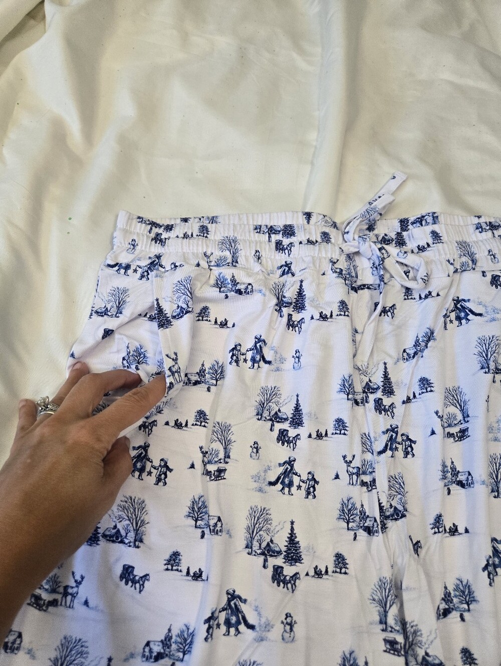 NWT Bamboo Womens Pajamas Set. Pocket V-neck Tshirt And Pants! Size Large - Picture 6 of 9